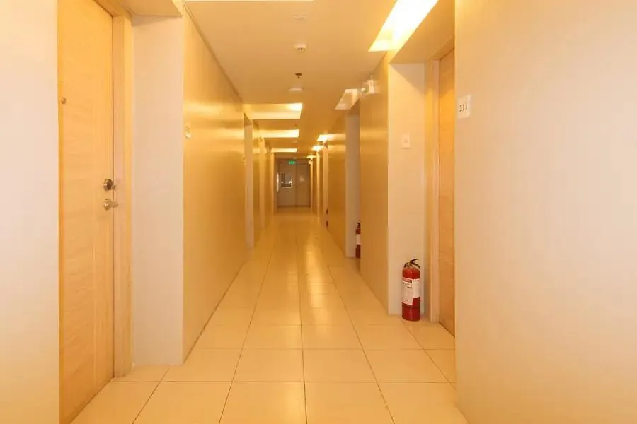 Luxelite Suites Makati Manila Hotel